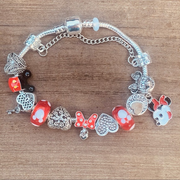 MICKEY & MINNIE KEY ♡ Charms GIFT Bracelet - Picture 8 of 8